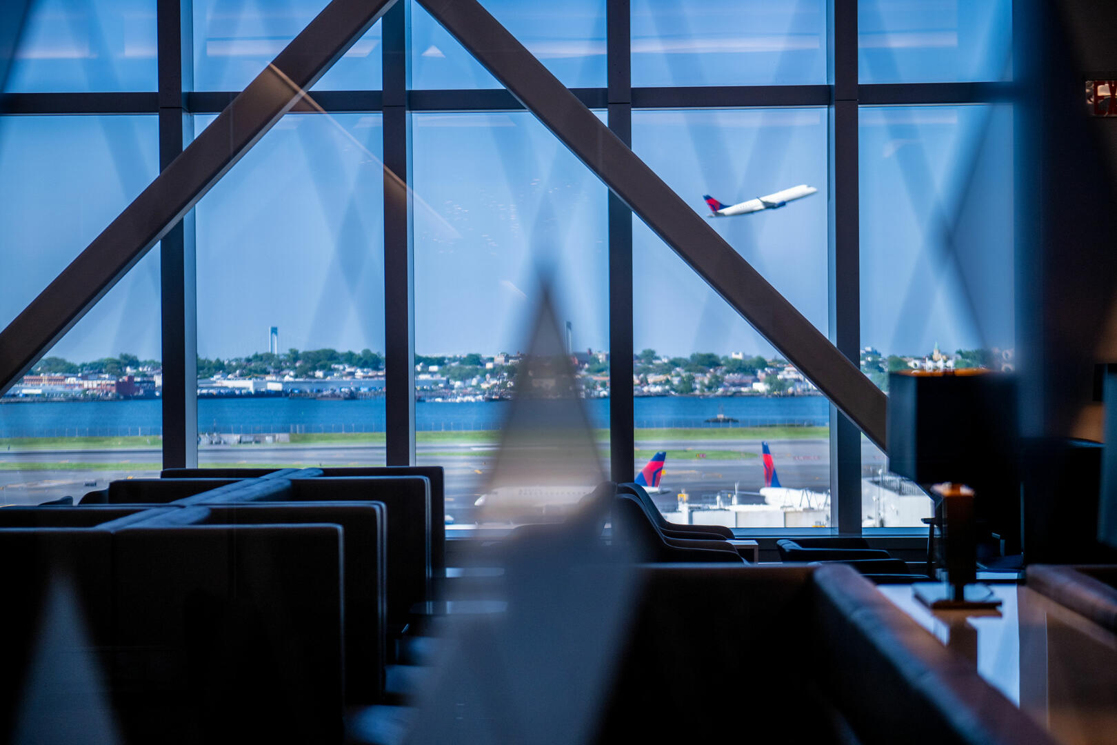 LaGuardia Airport (LGA)