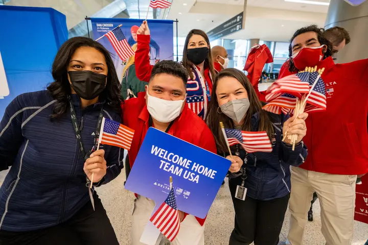 Delta employees welcome home Team USA.