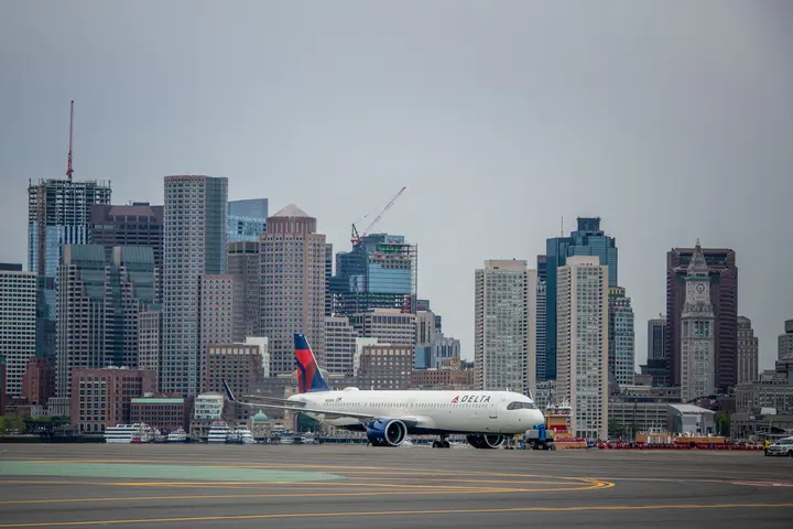 A321neo in Boston, showing Boston skyline