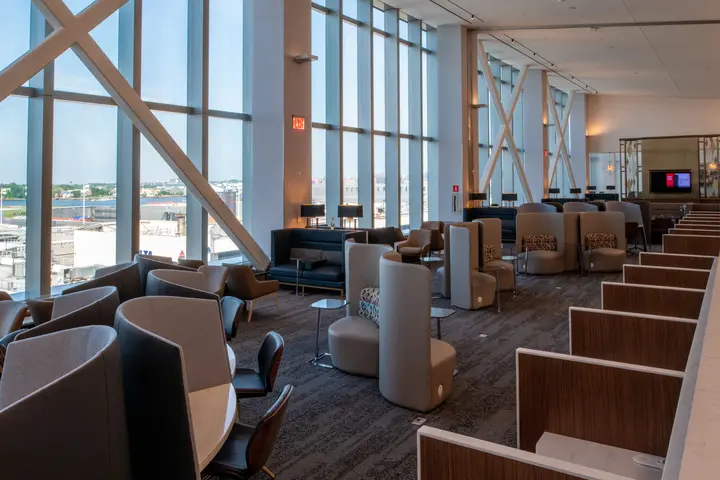 Delta Sky Club at LaGuardia, interior view