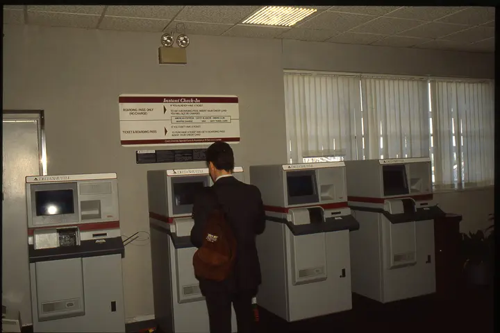 Delta Shuttle Kiosks-LaGuardia-1991
