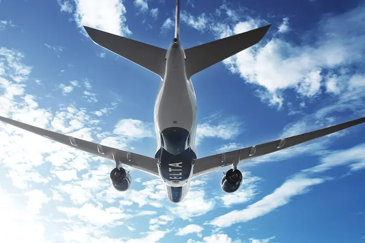 Airbus A350, view from below