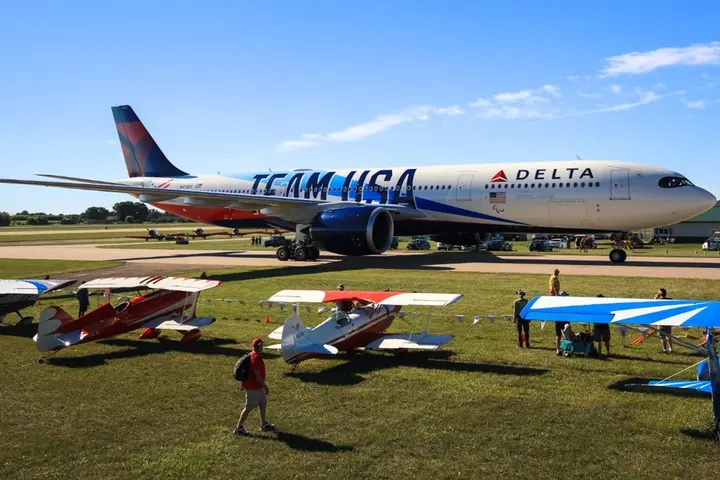 Team USA 2022 aircraft