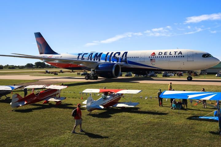 Team USA 2022 aircraft