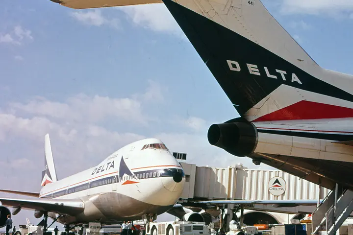 Boeing 747 727 tail