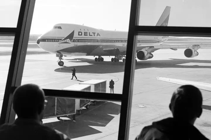 Boeing 747 through rotunda windows ATL 1970