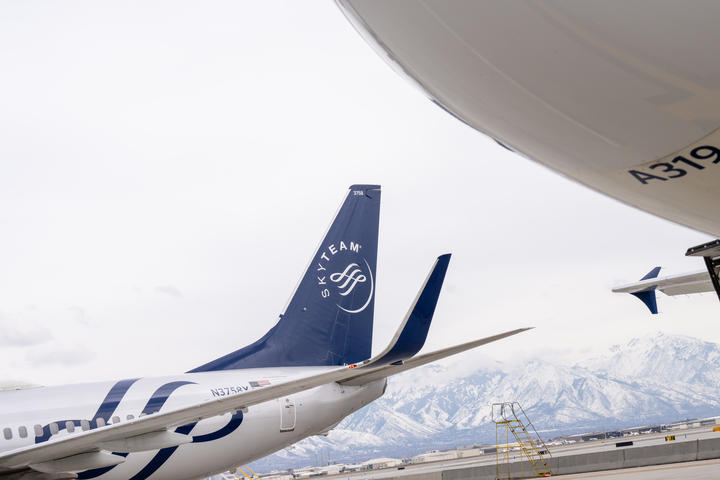 A Delta Air Lines 737-800 in SkyTeam livery is seen at Salt Lake City International Airport (SLC). Delta is a founding member of the SkyTeam alliance.