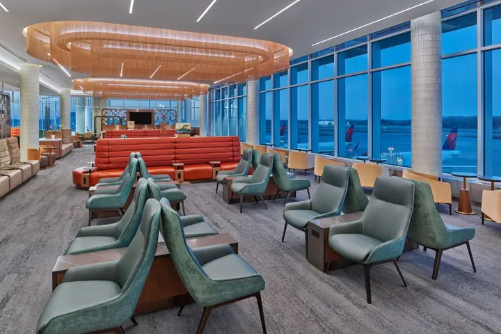 With seating for more than 450, customers visiting MSP-G Club will have ample space whether they’re looking to work, socialize or simply take in the views of the airfield.