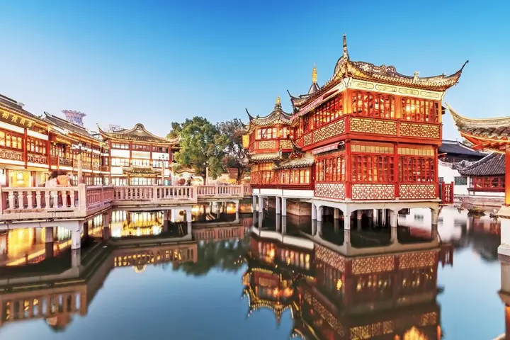 Yu Garden or Yuyuan (Garden of Happiness), an extensive Chinese garden located beside the City God Temple in the northeast of the Old City of Shanghai, China