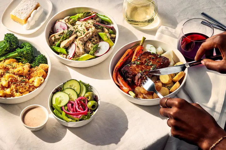 Starting this February, domestic First Class customers departing from Atlanta on flights offering our signature meal service will have lunch and dinner entrée options that include beef short ribs from Atlanta-based Fox Bros. Bar-B-Q; glazed smoked chicken with quinoa salad; or baked mac-n-cheese with toasted garlic breadcrumbs and broccoli. End with a delicious whipped cream-topped lemon bar for a sweet finish to your meal.