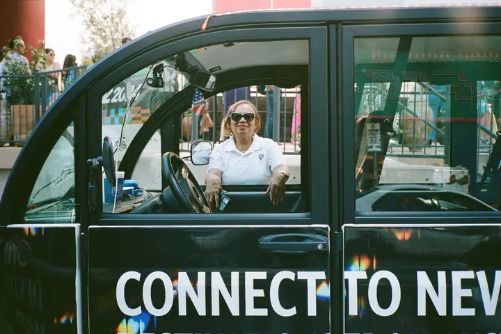 A Delta hopper driver gives a warm welcome to visitors during SXSW 2024 festivities. The Delta-branded electric hoppers were available throughout the duration of SXSW 2024, with complimentary rides to the Austin Convention Center, the Delta Lounge or any local downtown destination.