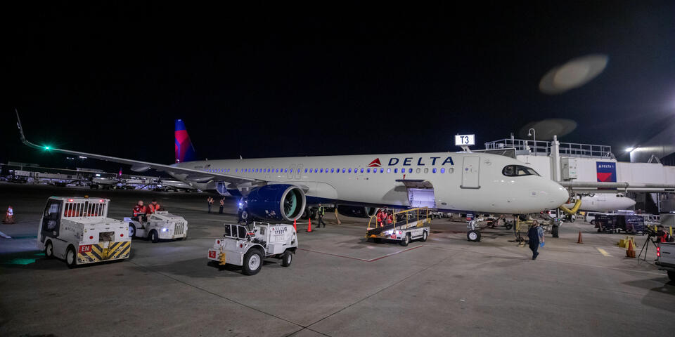 Delta's first A321neo arrives in Atlanta