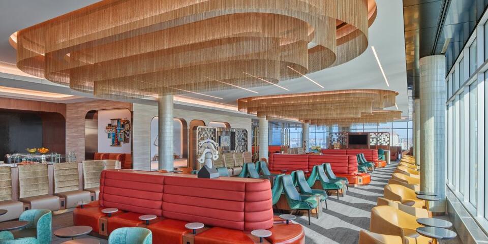 With seating for more than 450, customers visiting MSP-G Club will have ample space whether they’re looking to work, socialize or simply take in the views of the airfield. 