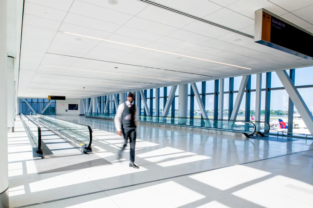 LaGuardia Airport (LGA)