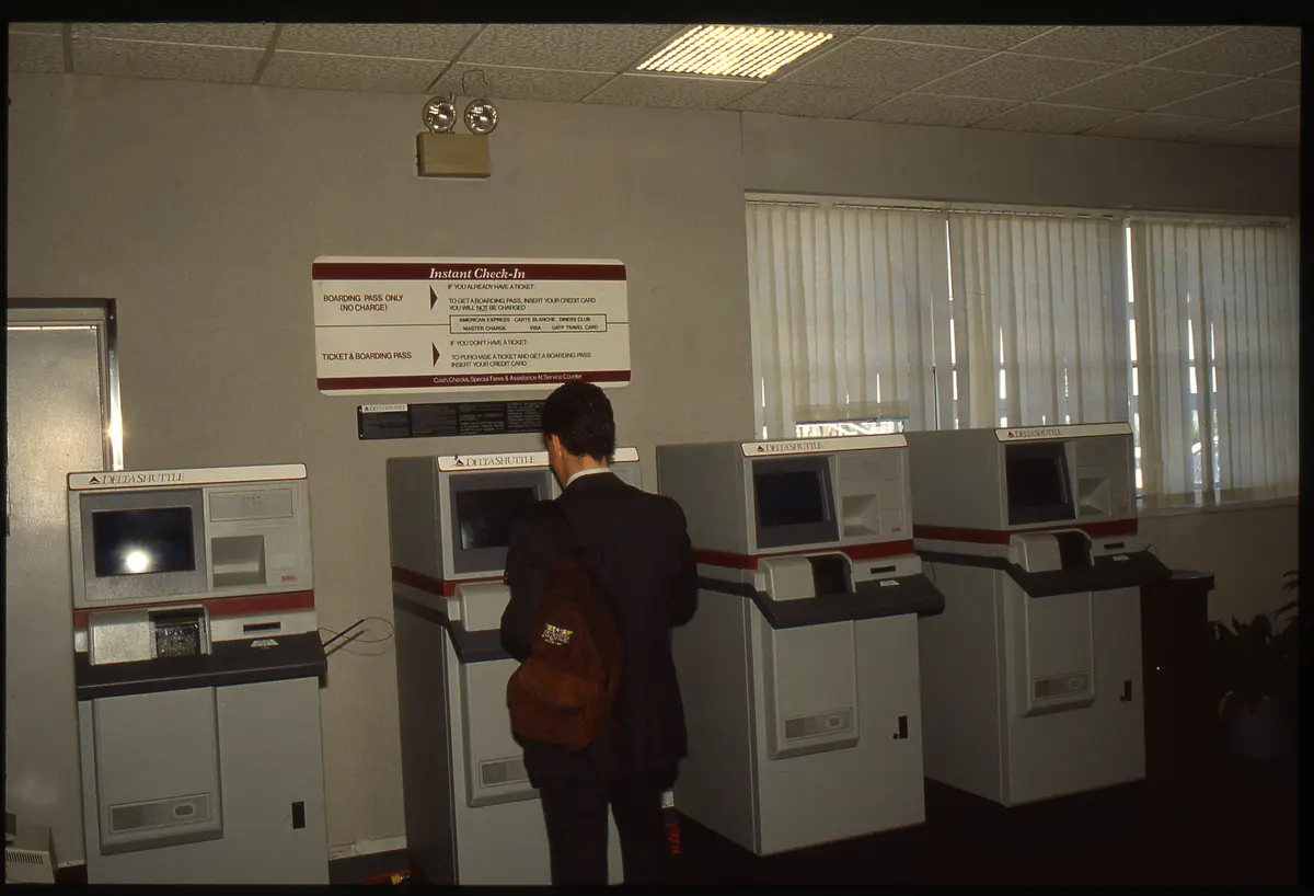 Delta Shuttle Kiosks-LaGuardia-1991