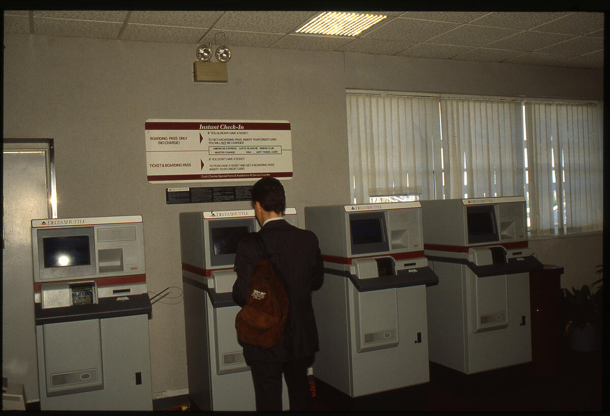 Delta Shuttle Kiosks-LaGuardia-1991
