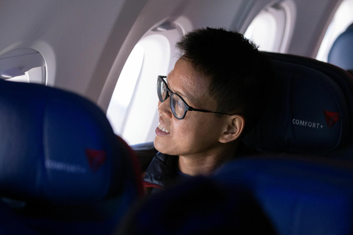 Customers on board DL 1010 from Dallas Fort Worth International Airport (DTW) to Detroit Wayne County Metropolitan Airport (DFW) view the solar eclipse.