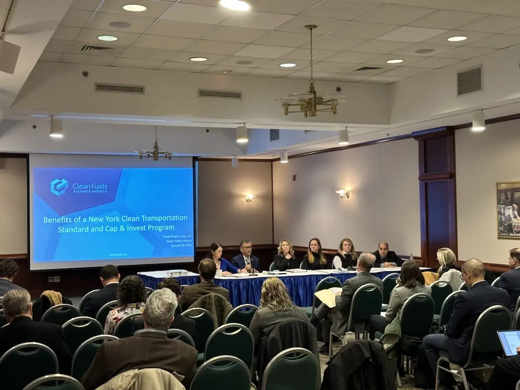 Delta Chief Sustainability Officer Amelia DeLuca joined the Clean Fuels NY Coalition in Albany to promote the passage of a Clean Fuel Standard (CFS), which would incentivize fuel producers to create low carbon fuels to power existing cars, trucks and planes.